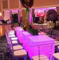 Светильник Куб 60 с питанием от АКБ, RGB Светильник Куб 60 с питанием от АКБ, RGB