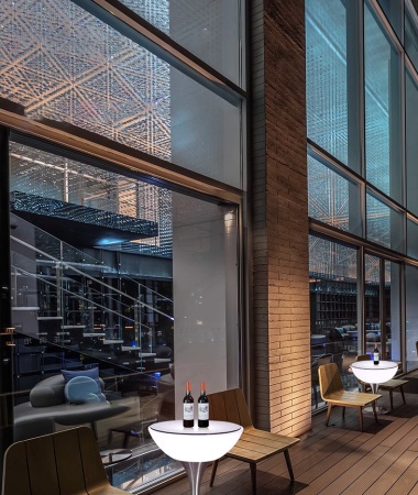 Комплект светящейся мебели Стол+2 стула V7 Комплект светящейся мебели Стол+2 стула V7